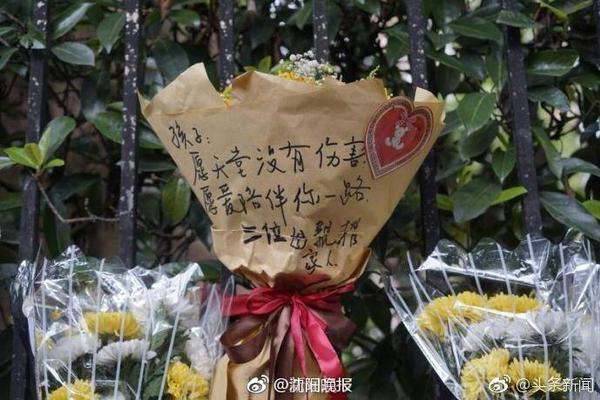 记者：莱比锡尚未收到给西蒙斯的报价，切尔西与球员接近达成协议